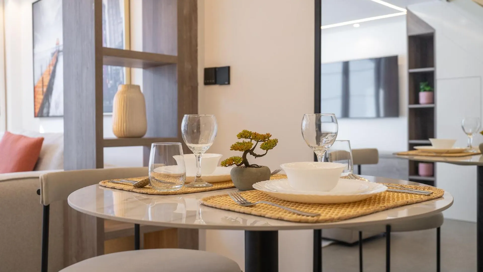 Trendy Loft Studio In Oxford Terrace Jvc Dubai